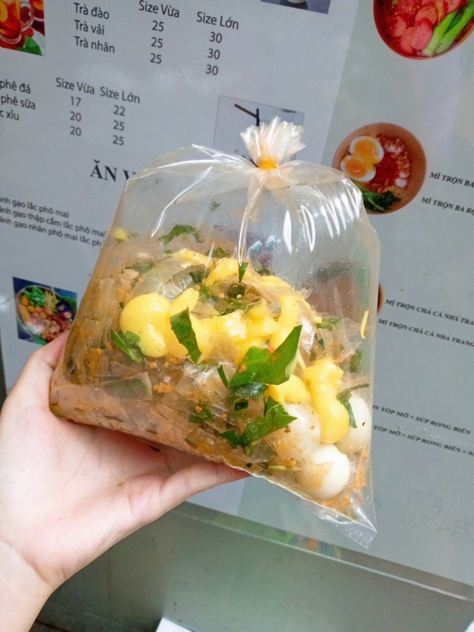 Bánh tráng bơ ( 3 trứng cút )